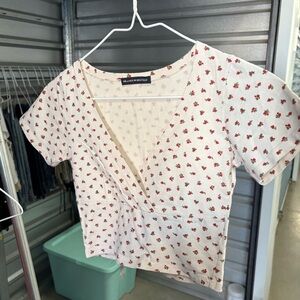Brandy Melville shirt